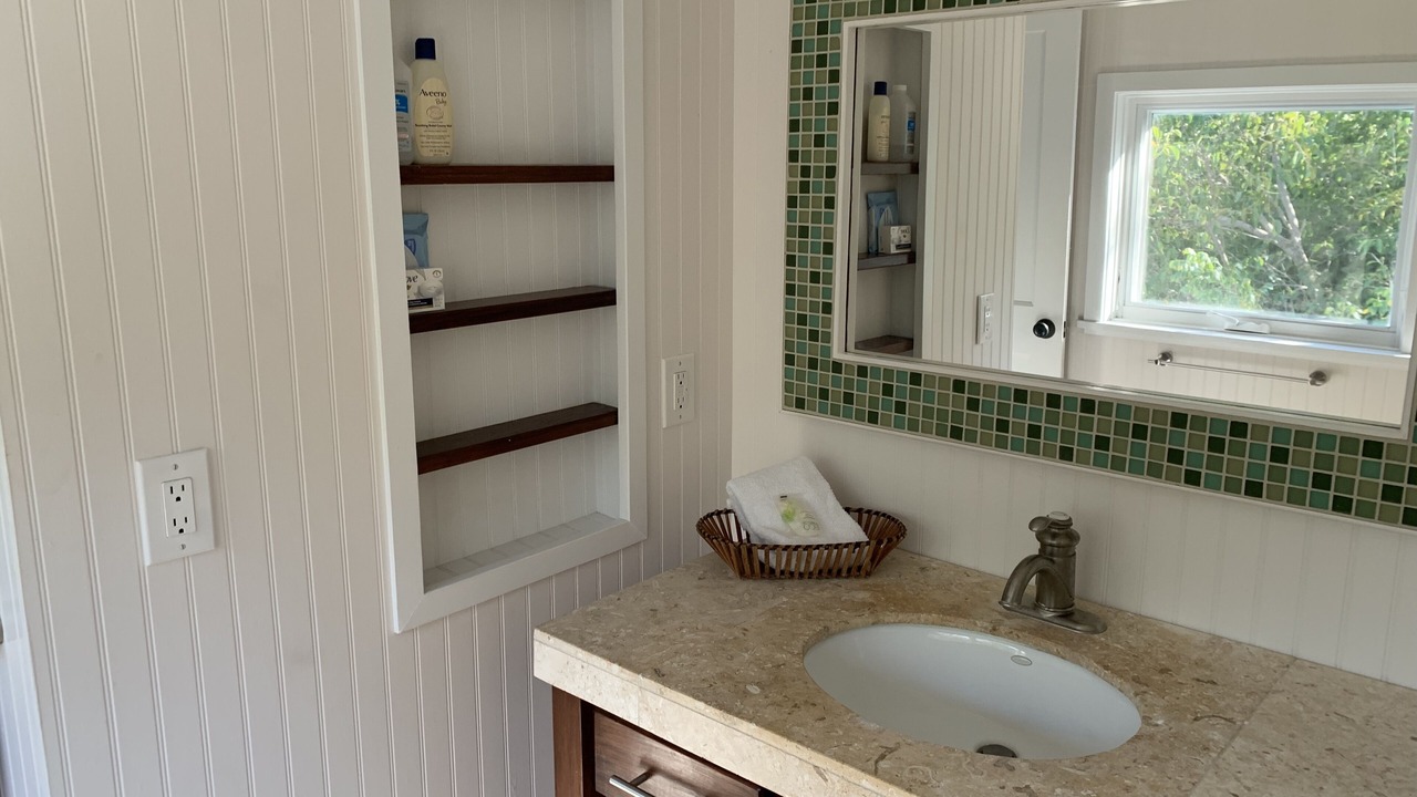 Photo of Bathroom in Green Turtle Cay