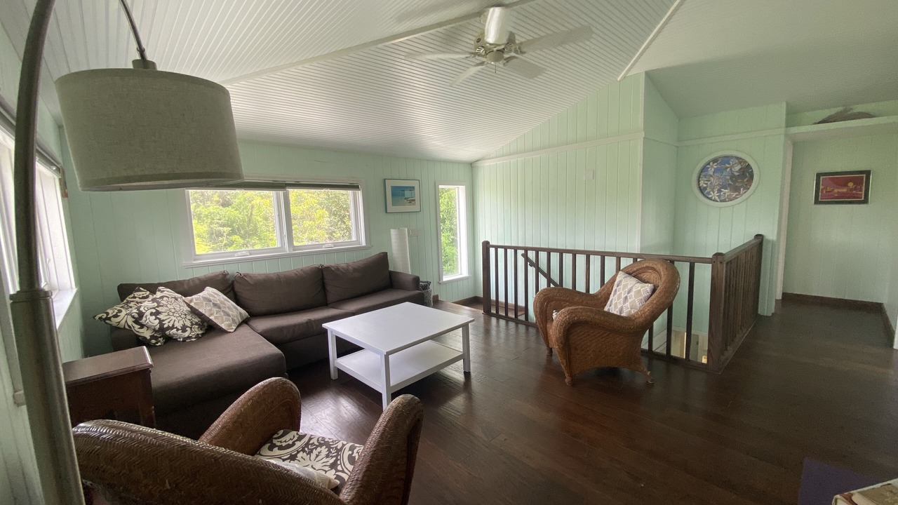 Photo of Livingroom in Green Turtle Cay