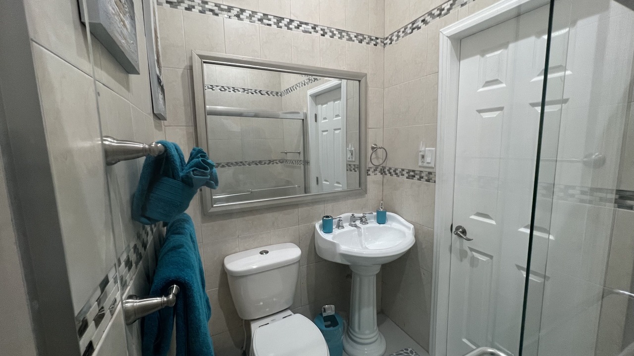 Photo of Bathroom in Tar Bay