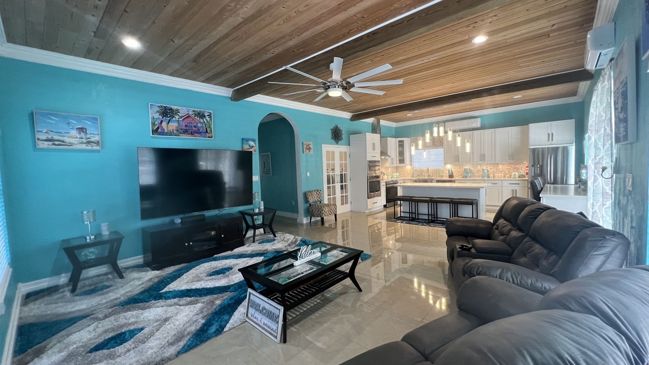 Photo of Livingroom in Tar Bay