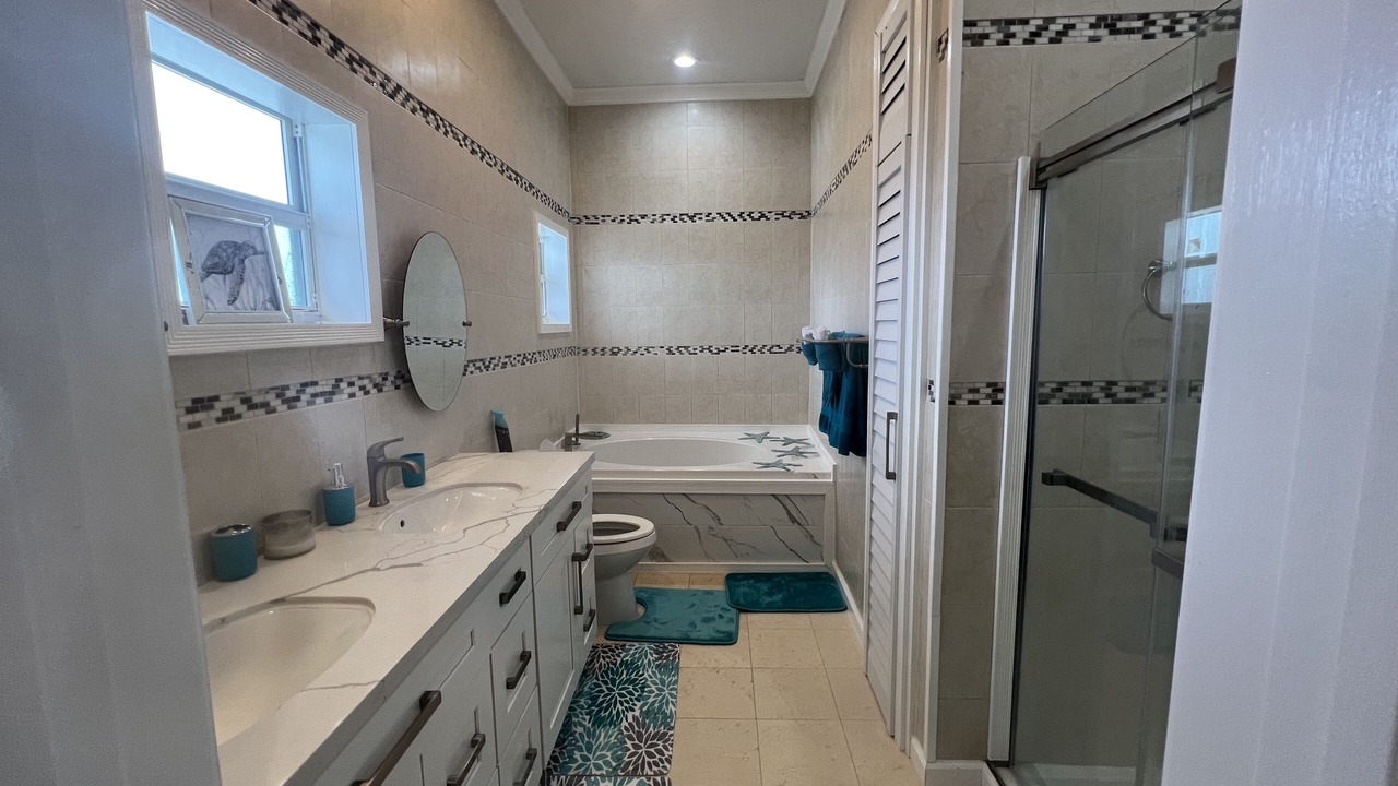 Photo of Bathroom in Tar Bay