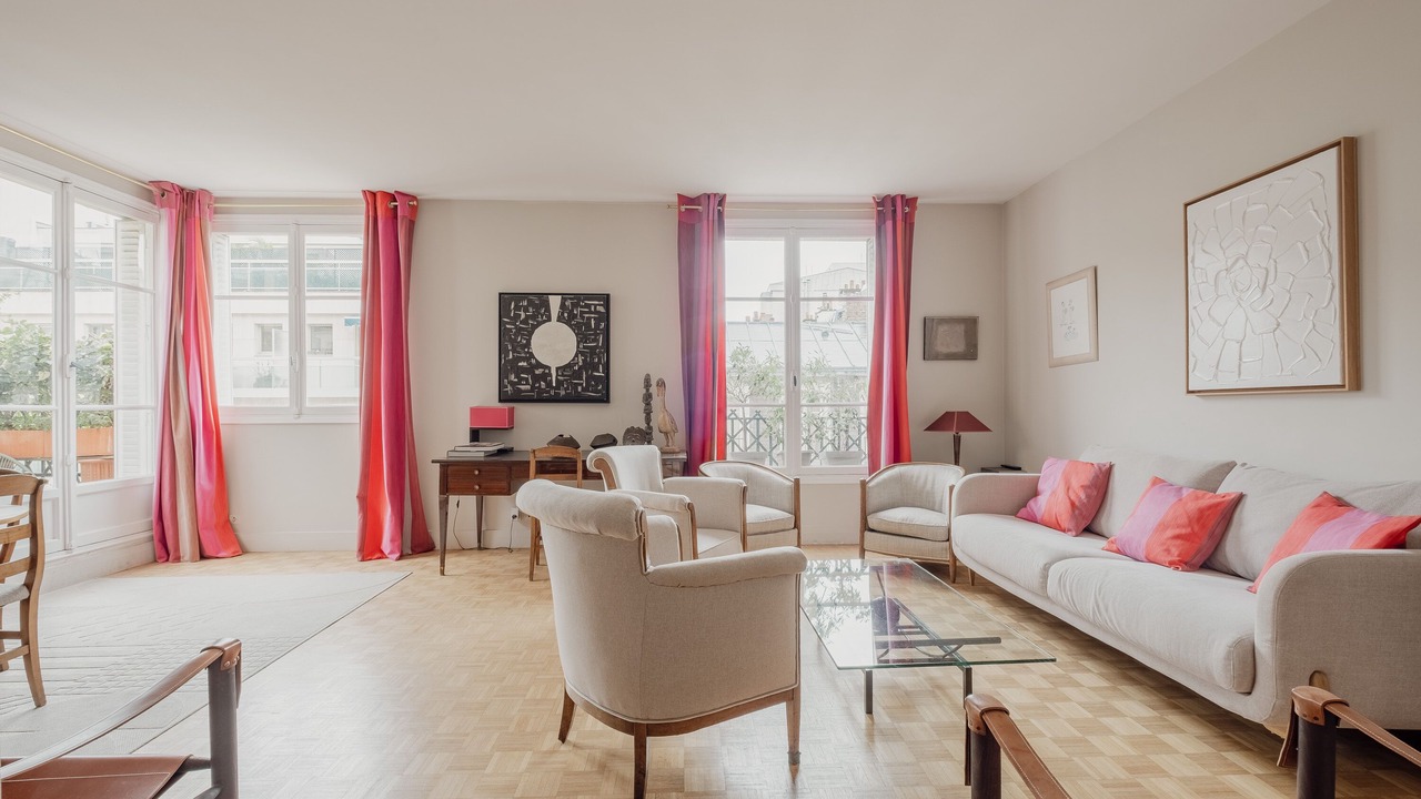 Photo of Livingroom in Saint-Lambert