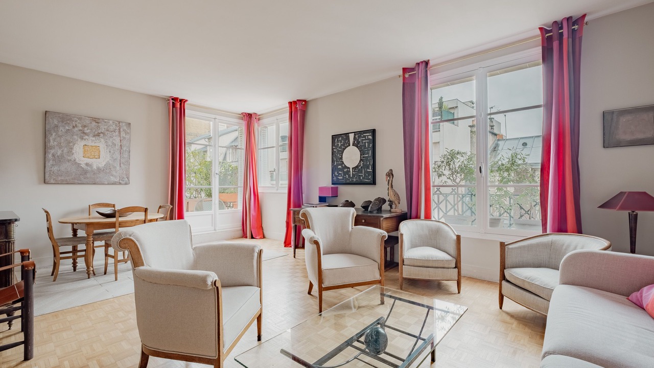 Photo of Livingroom in Saint-Lambert