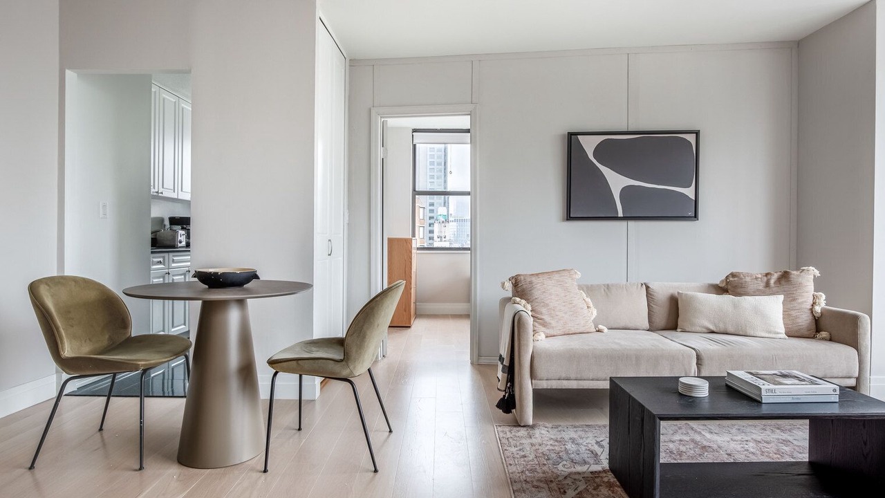 Photo of Livingroom in Tudor City