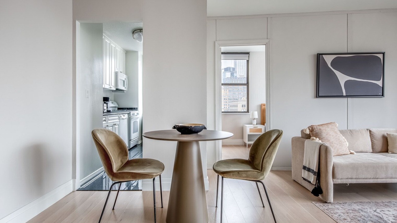 Photo of Livingroom in Tudor City