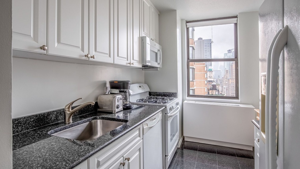 Photo of Kitchen in Tudor City