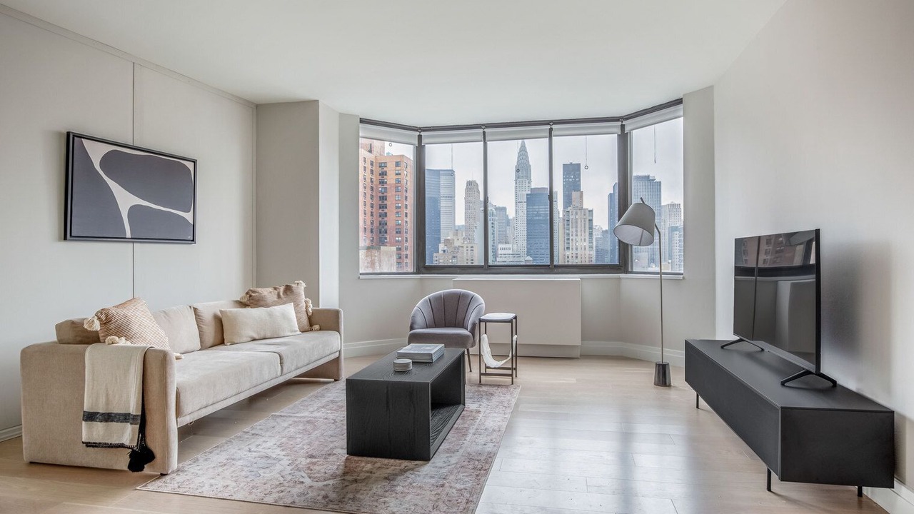 Photo of Livingroom in Tudor City