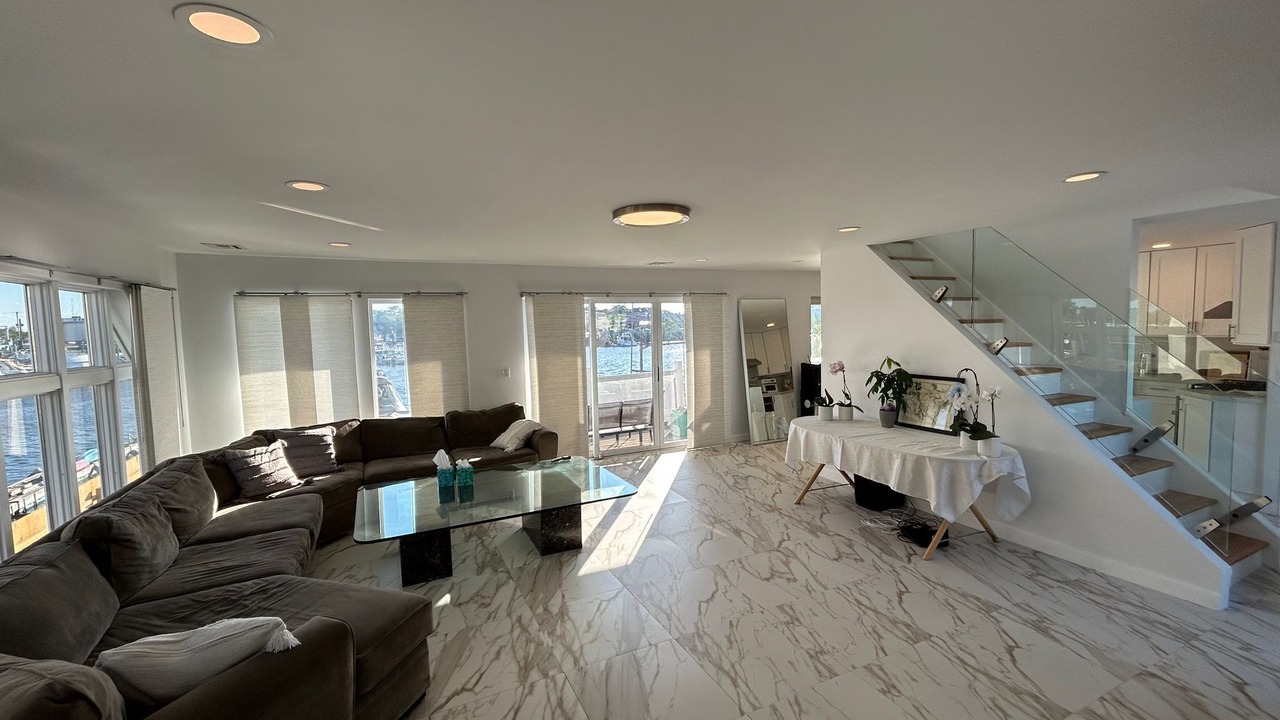 Photo of Livingroom in Sheepshead Bay