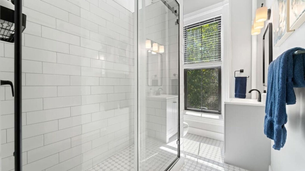 Photo of Bathroom in Central Park North