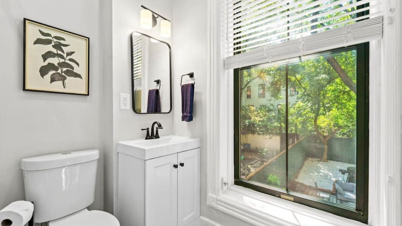 Photo of Bathroom in Central Park North