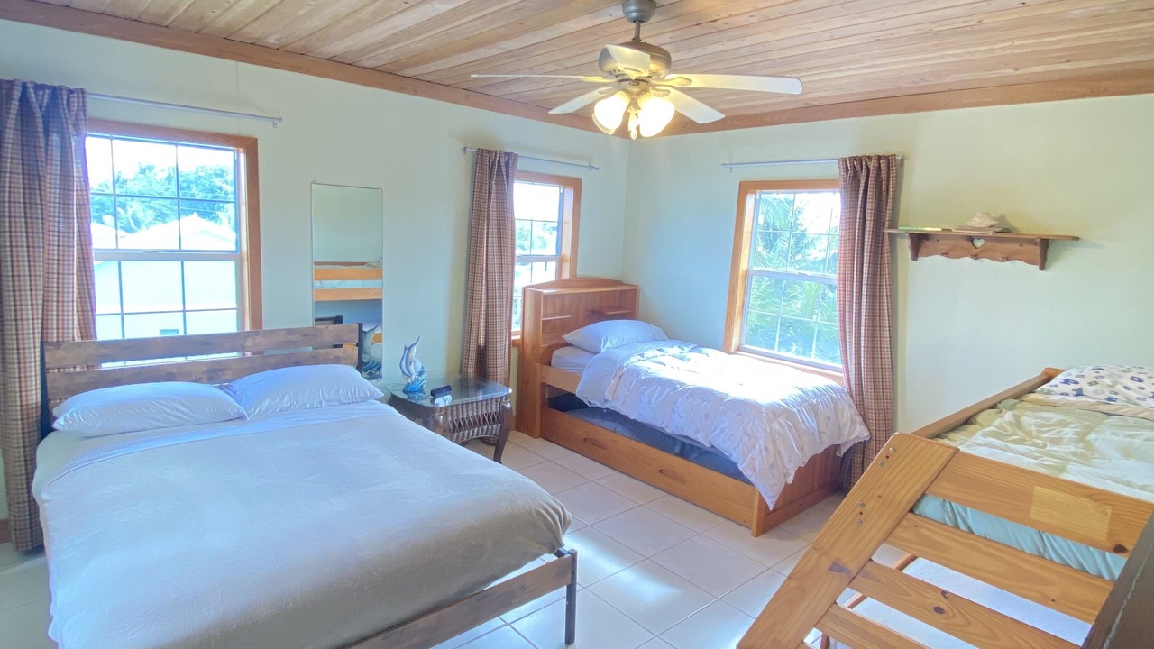Photo of Bedroom in Spanish Wells