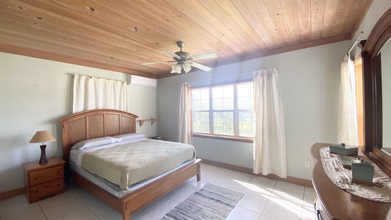 Photo of Bedroom in Spanish Wells