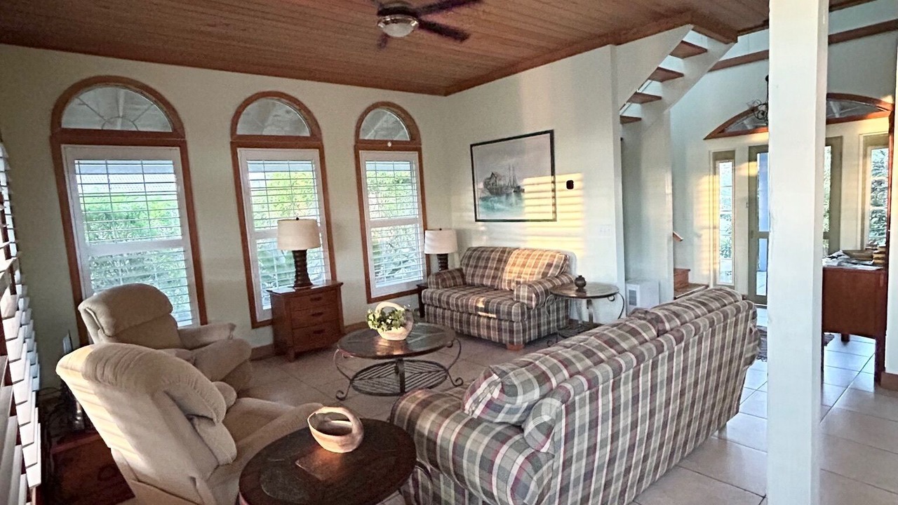 Photo of Livingroom in Spanish Wells