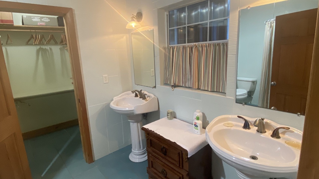 Photo of Bathroom in Spanish Wells