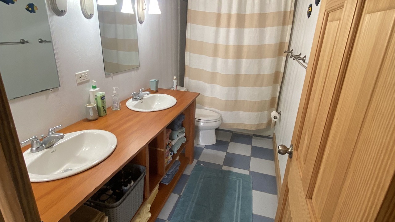 Photo of Bathroom in Spanish Wells