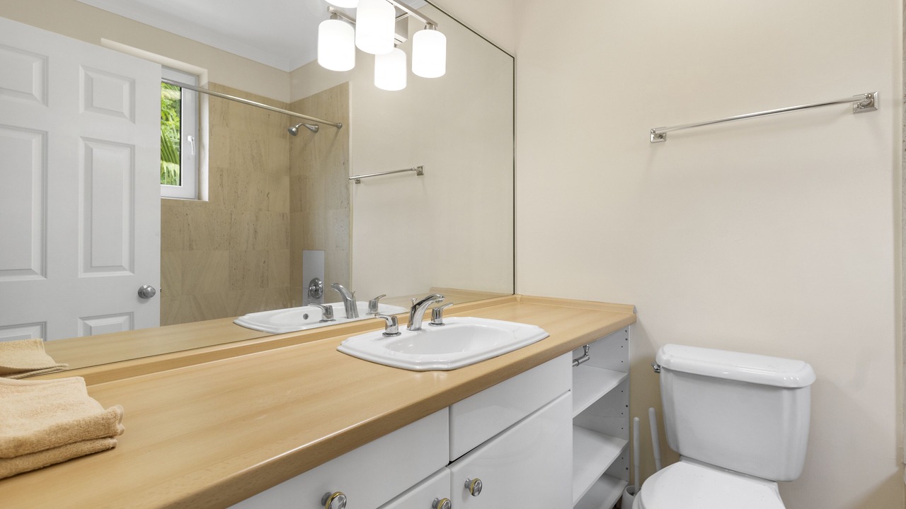 Photo of Bathroom in Paradise Island