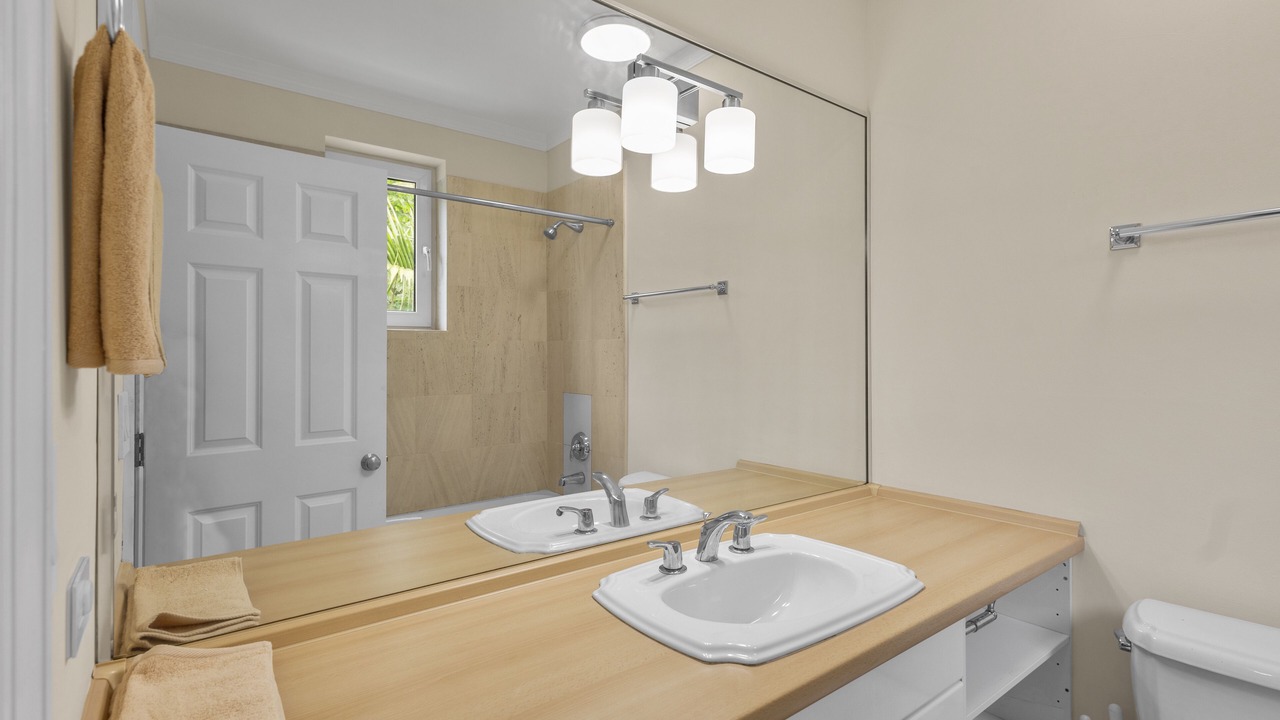 Photo of Bathroom in Paradise Island