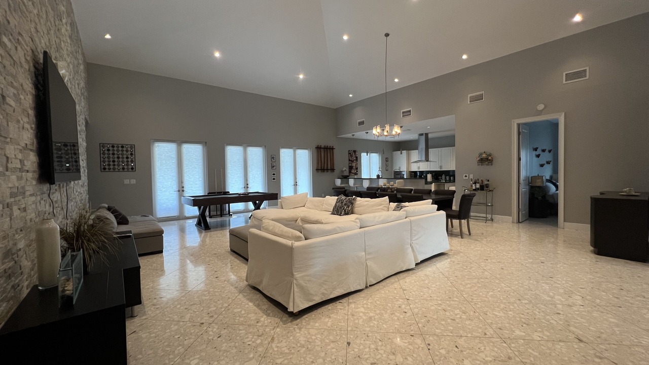 Photo of Livingroom in Alice Town