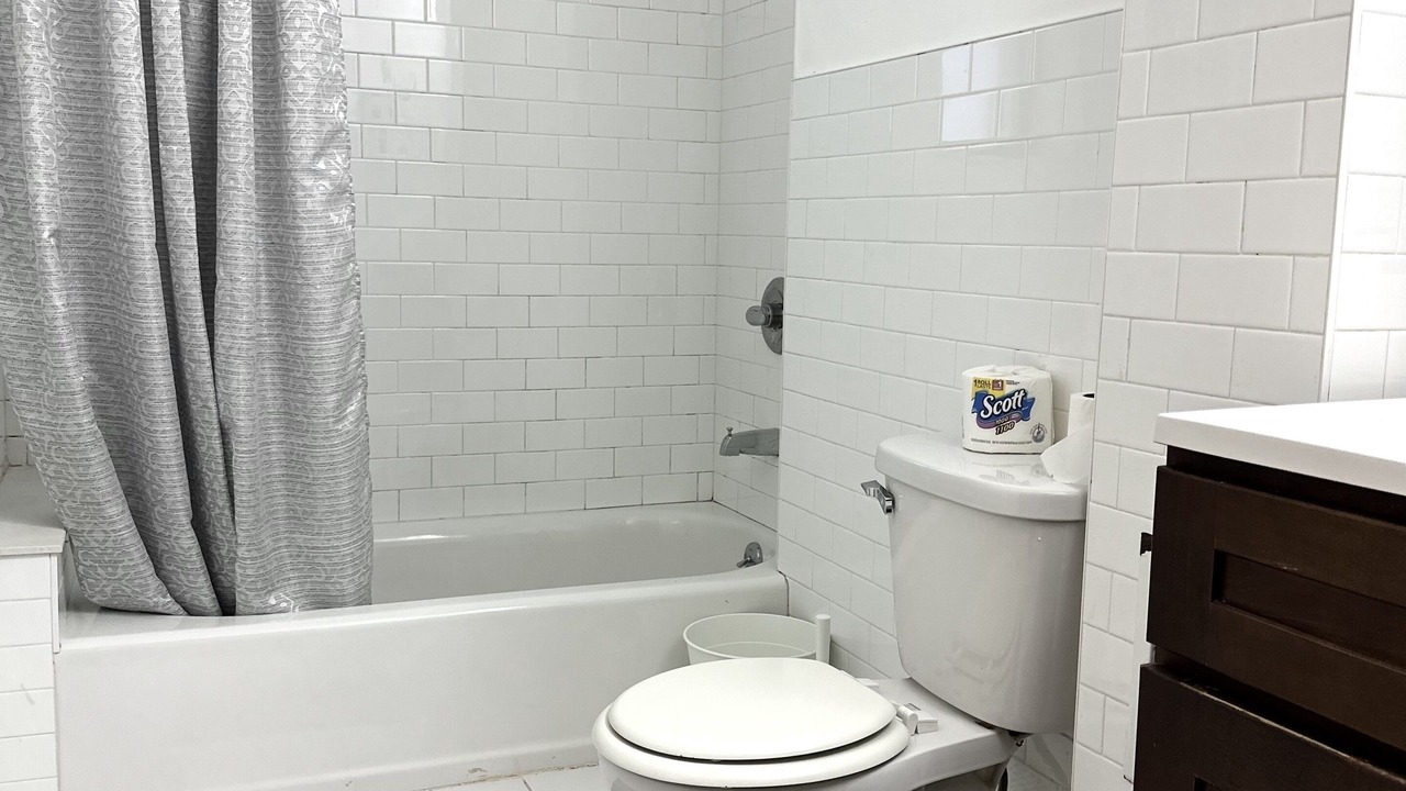 Photo of Bathroom in Manhattan Beach