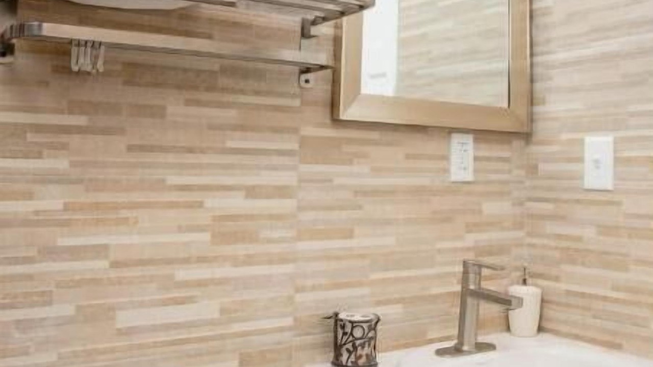 Photo of Bathroom in Tar Bay