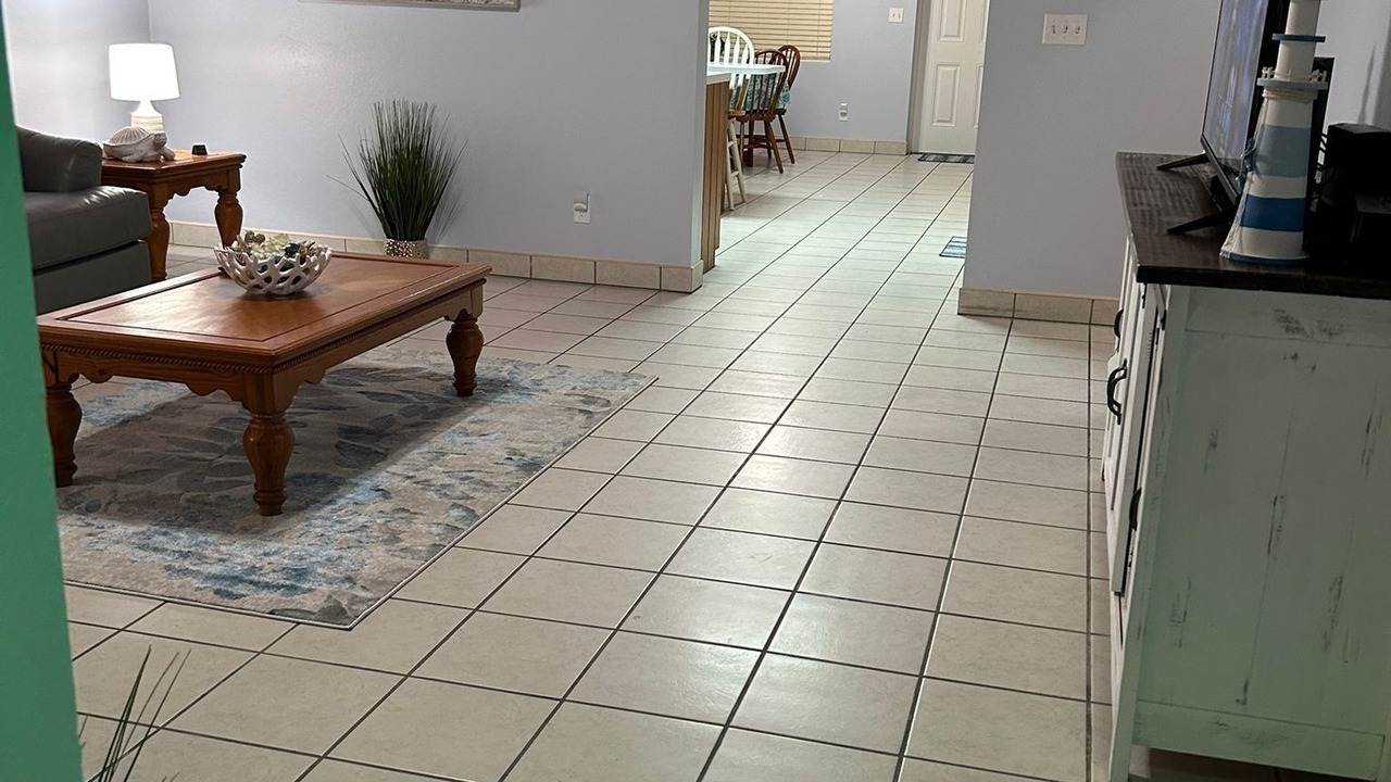 Photo of Livingroom in Lubbers Quarters Cay