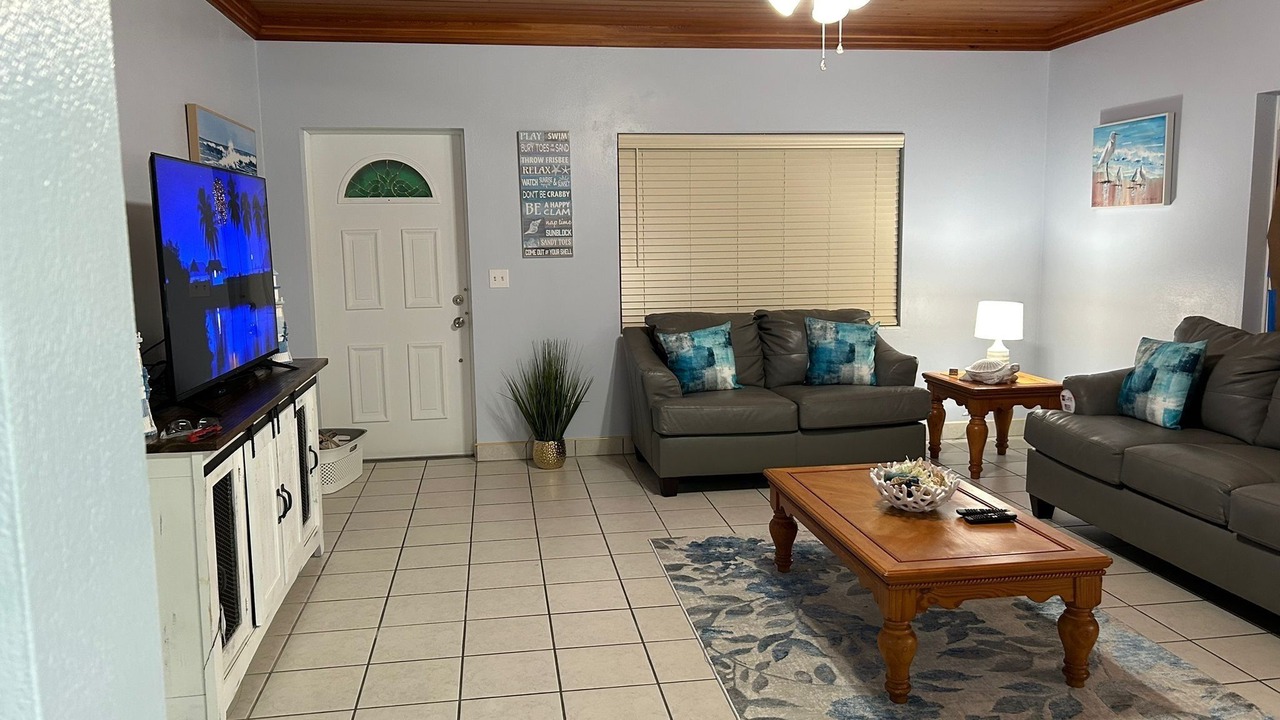 Photo of Livingroom in Lubbers Quarters Cay
