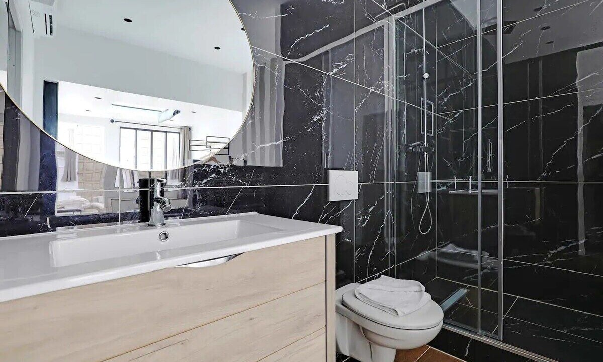 Photo of Bathroom in 15th Arrondissement