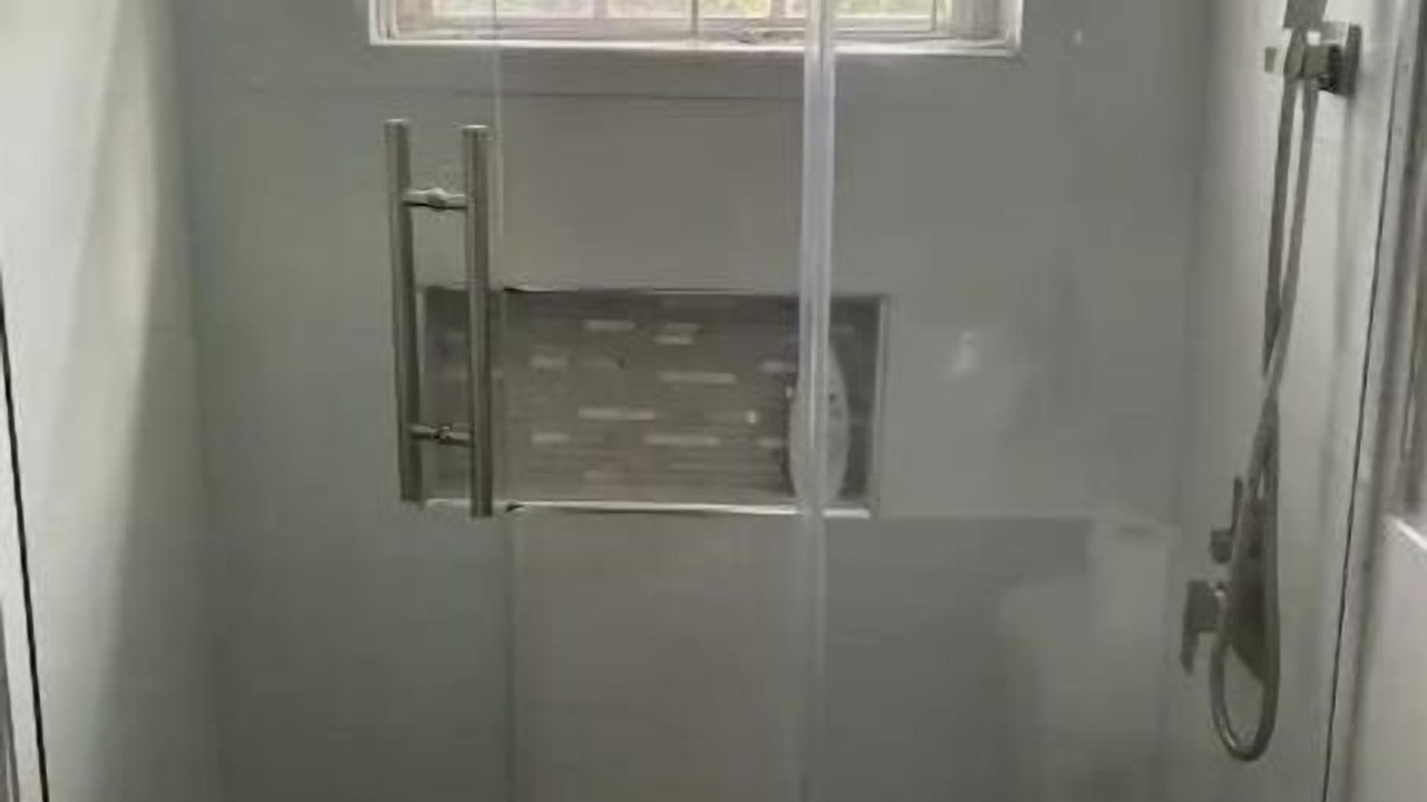 Photo of Bathroom in Molynes Gardens