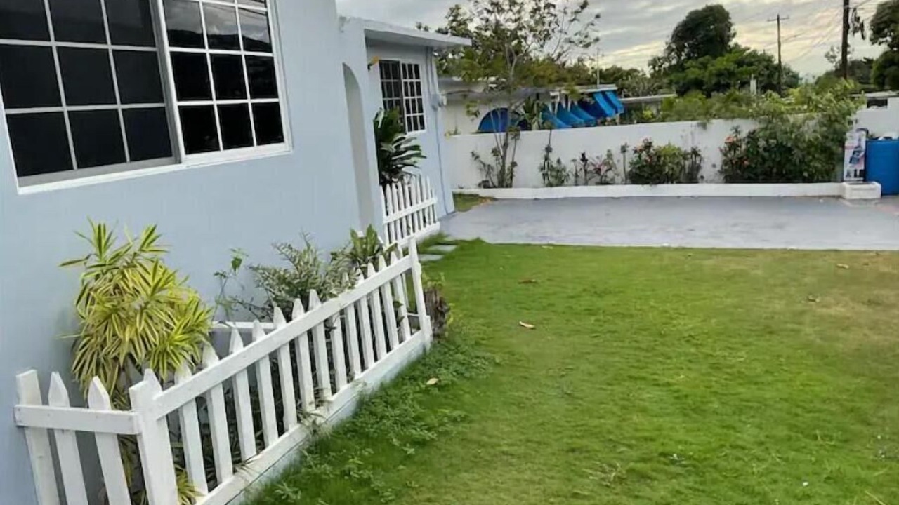 Photo of Outdoor in Molynes Gardens