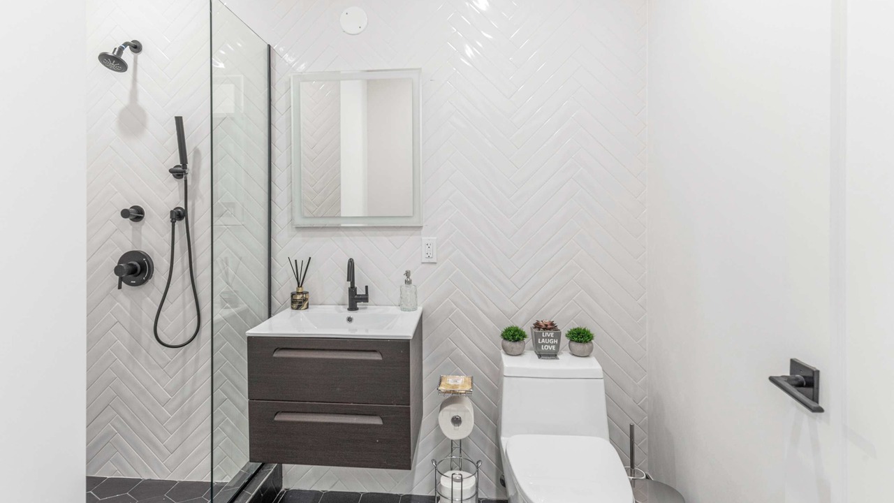 Photo of Bathroom in Central Park South