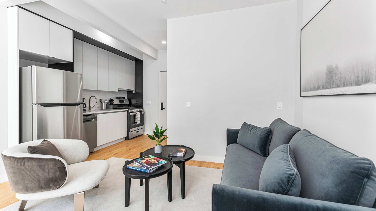 Photo of Livingroom in Central Park South