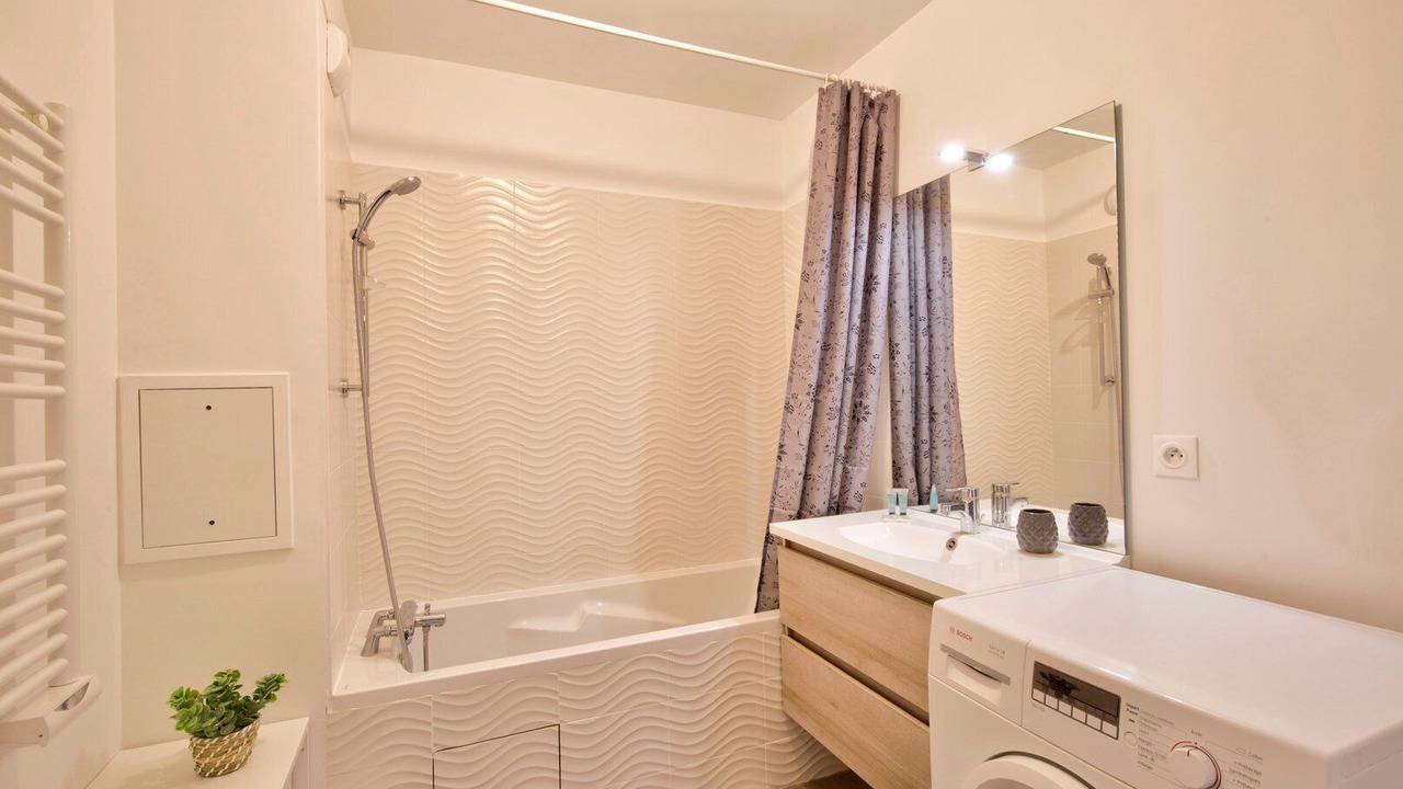 Photo of Bathroom in Cachan