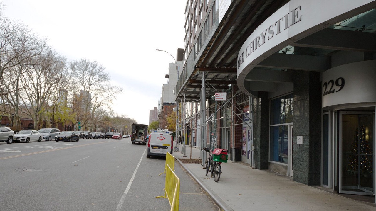 Photo of Others in Bowery