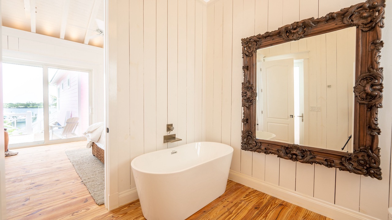 Photo of Bathroom in Green Turtle Cay