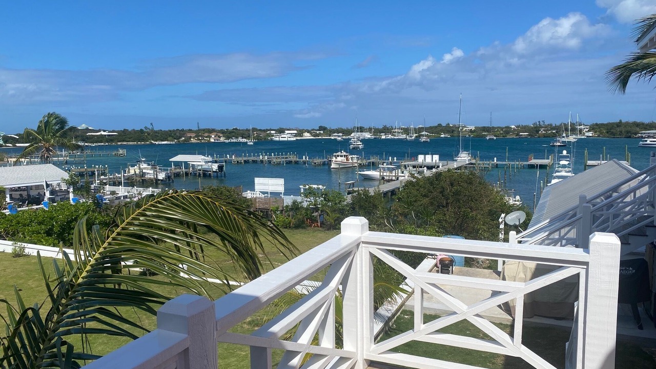 Photo of Bedroom in Green Turtle Cay