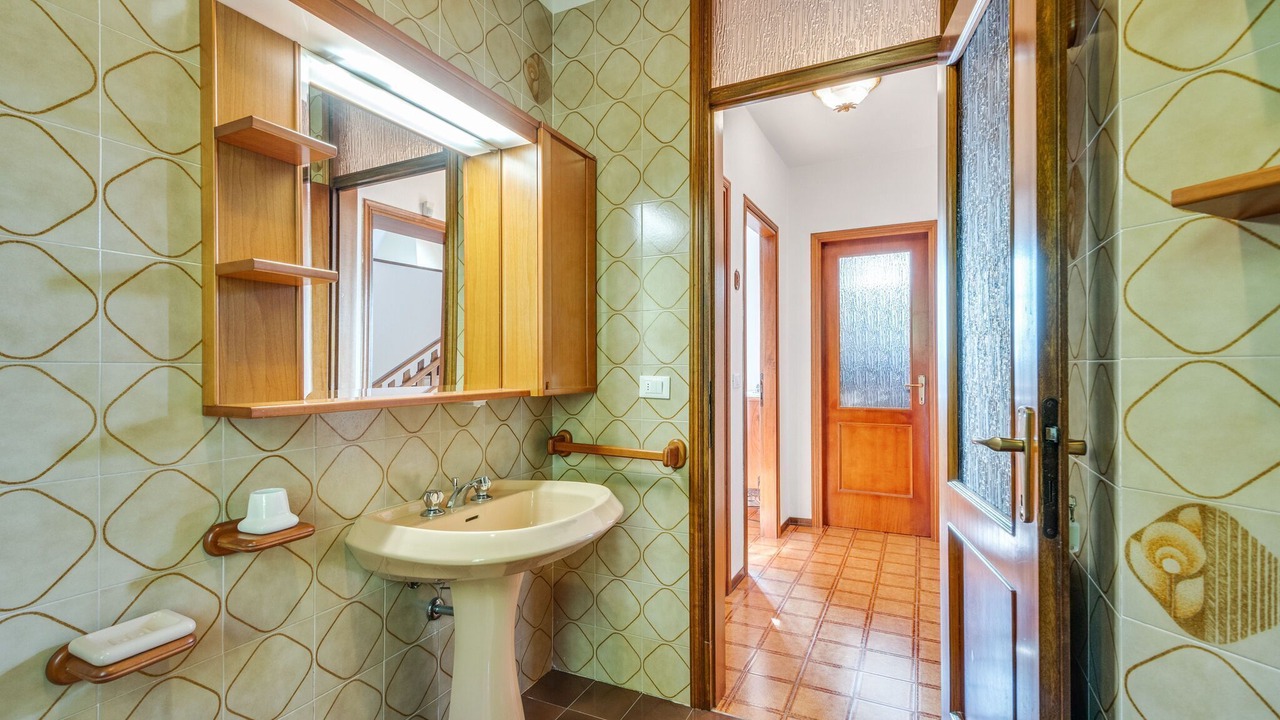 Photo of Bathroom in Costermano