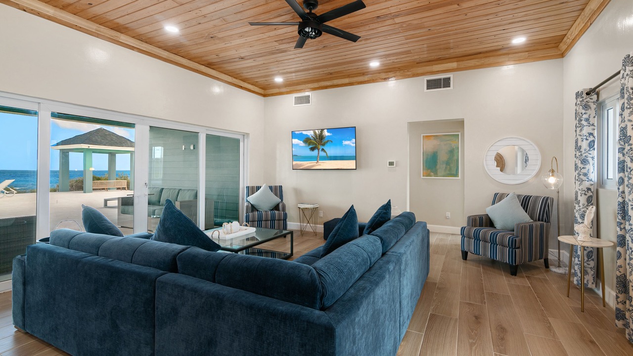 Photo of Livingroom in Farmer's Hill