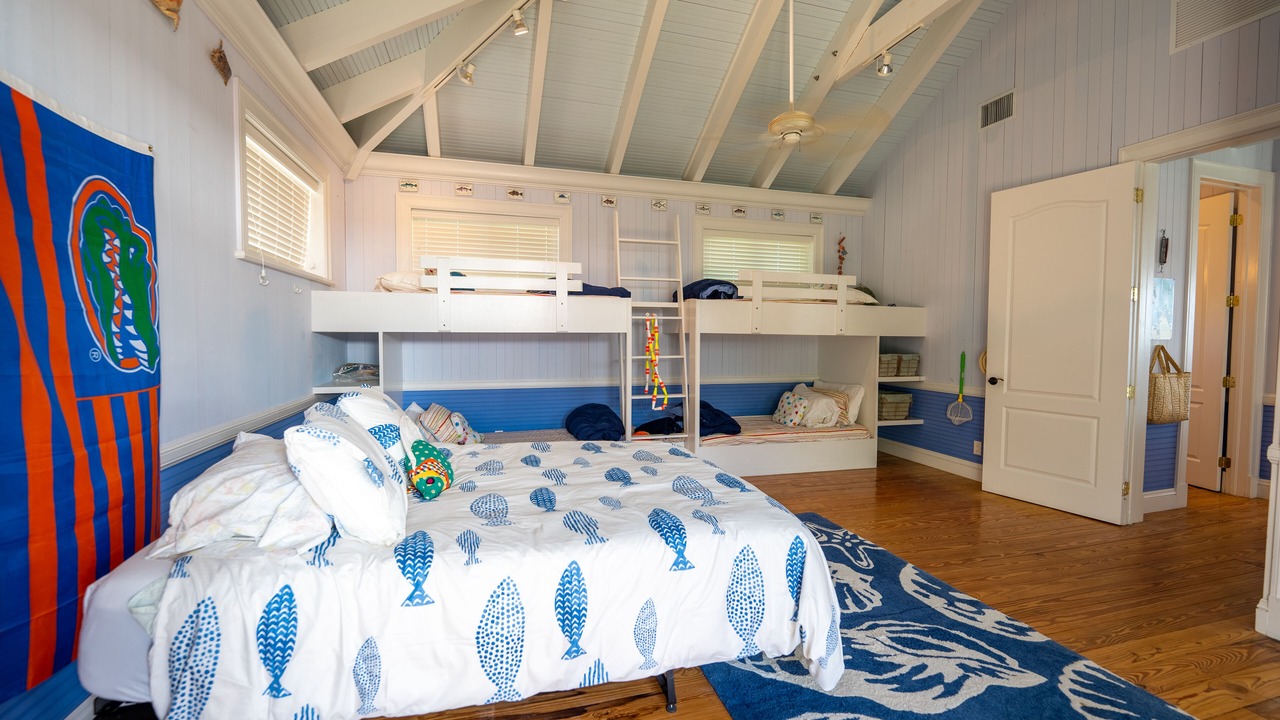 Photo of Bedroom in Green Turtle Cay