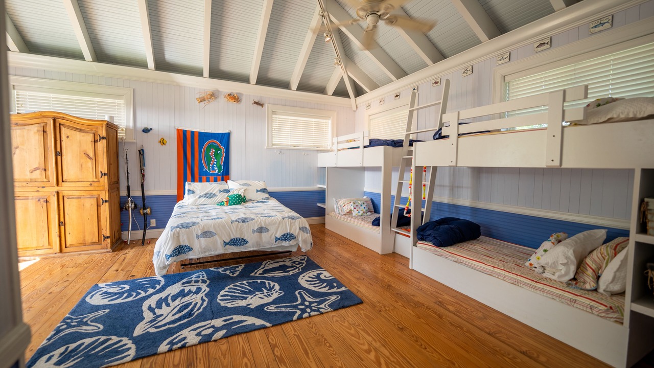 Photo of Bedroom in Green Turtle Cay