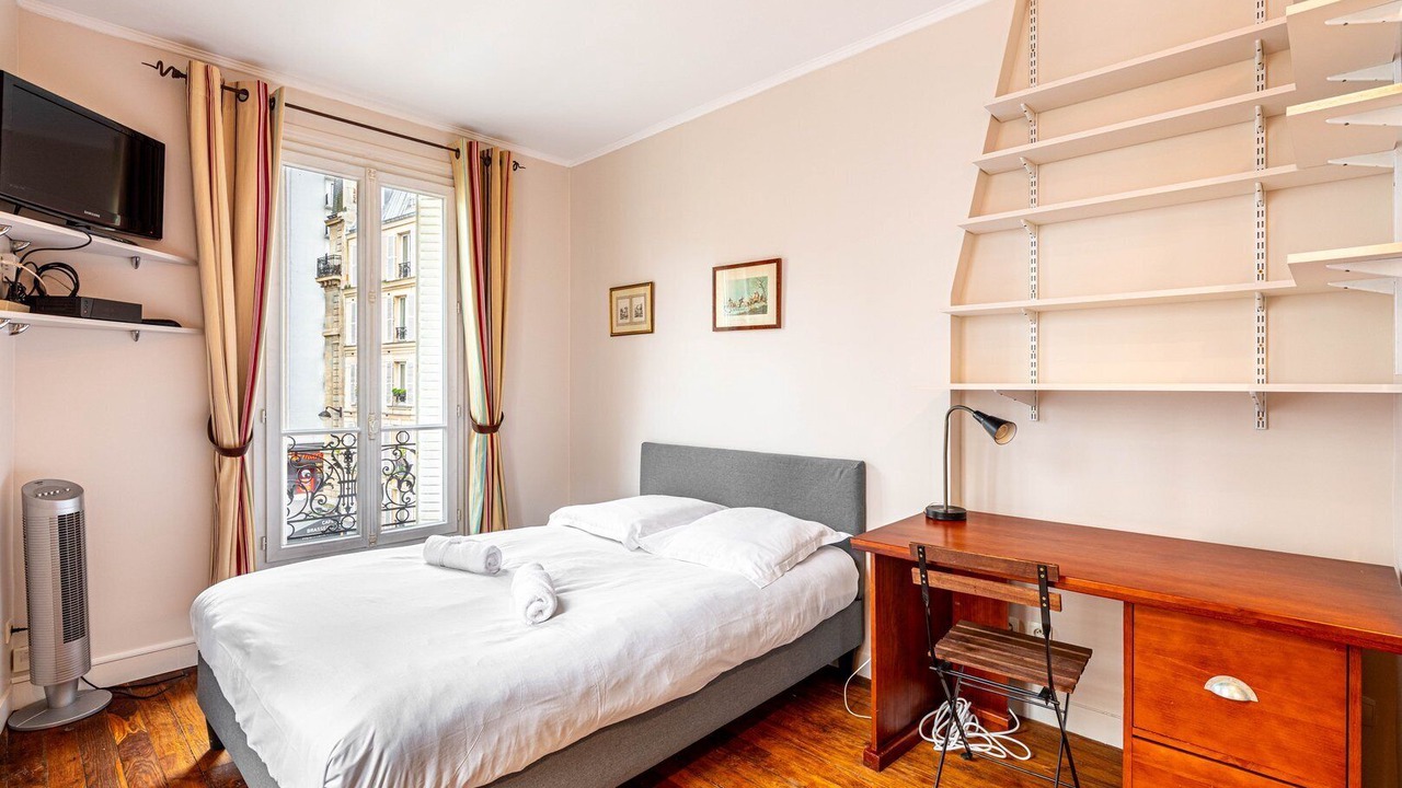 Photo of Bedroom in Saint-Lambert