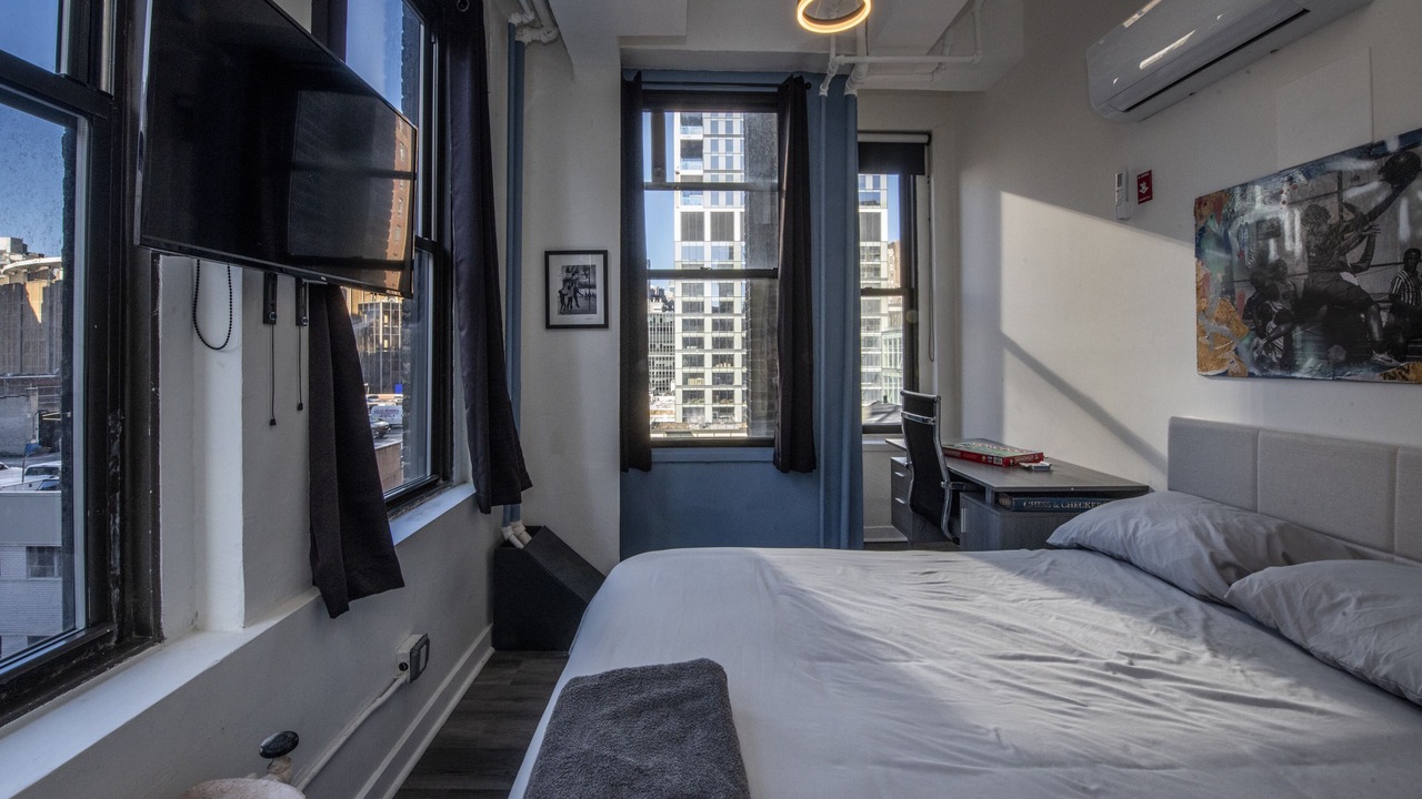 Photo of Bedroom in Midtown South