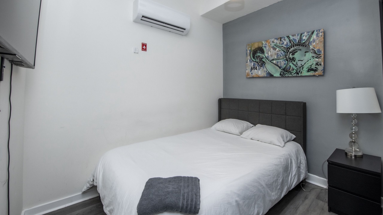 Photo of Bedroom in Midtown South