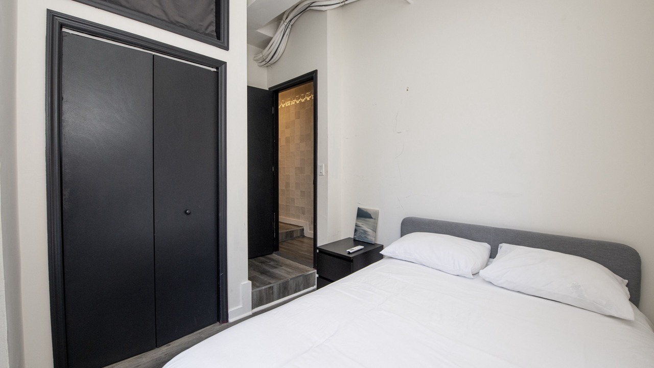 Photo of Bedroom in Midtown South