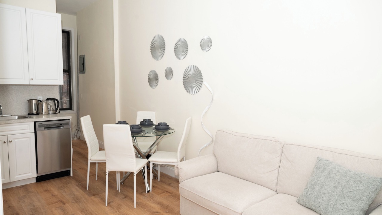 Photo of Livingroom in Ukrainian Village
