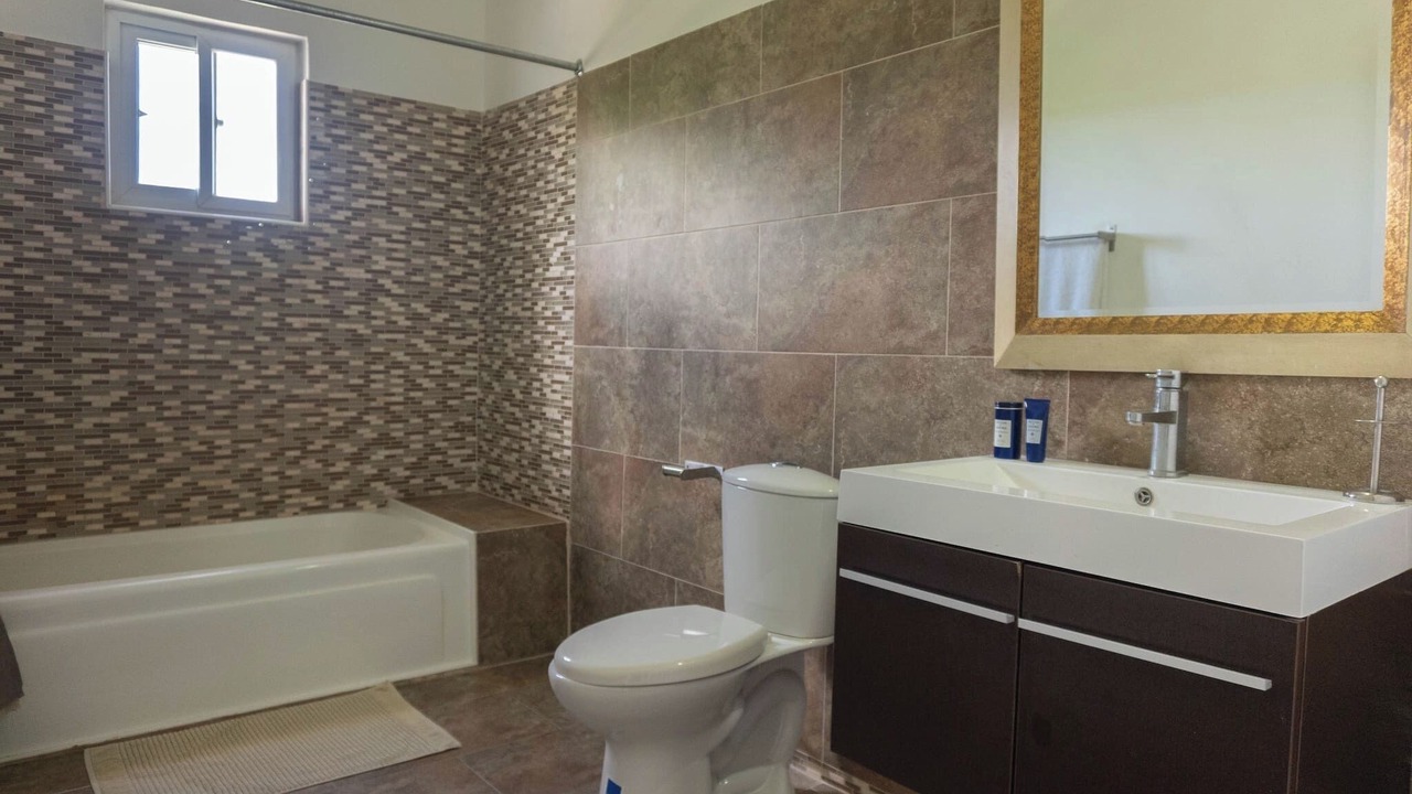 Photo of Bathroom in Whitehouse