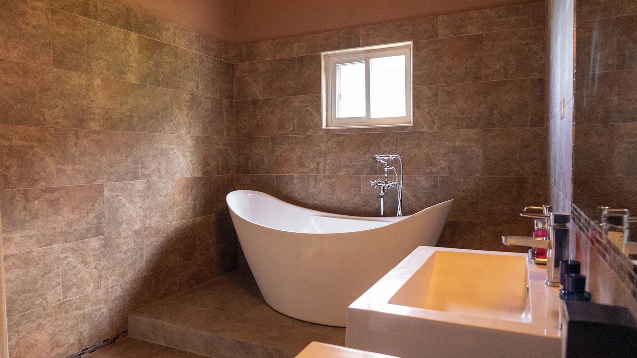Photo of Bathroom in Whitehouse
