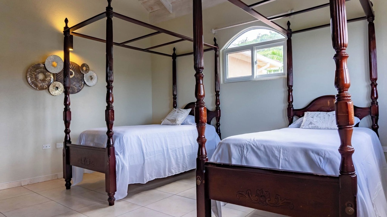 Photo of Bedroom in Whitehouse