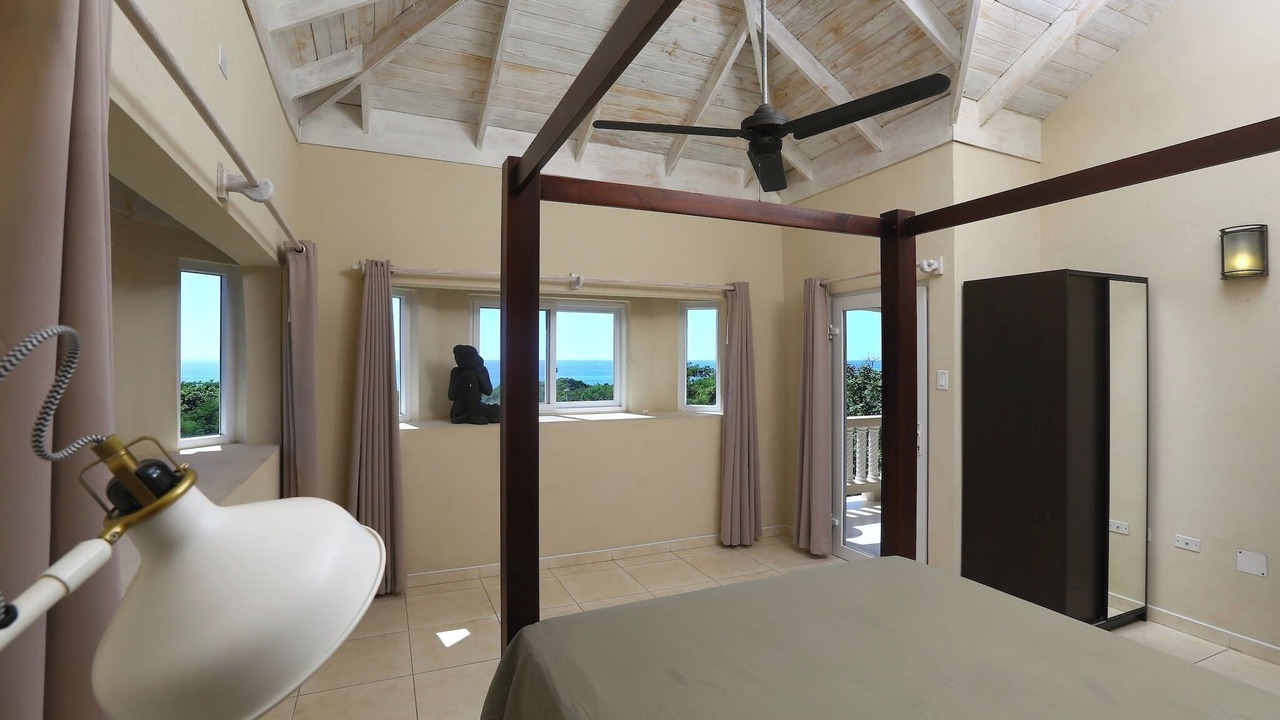 Photo of Bedroom in Whitehouse