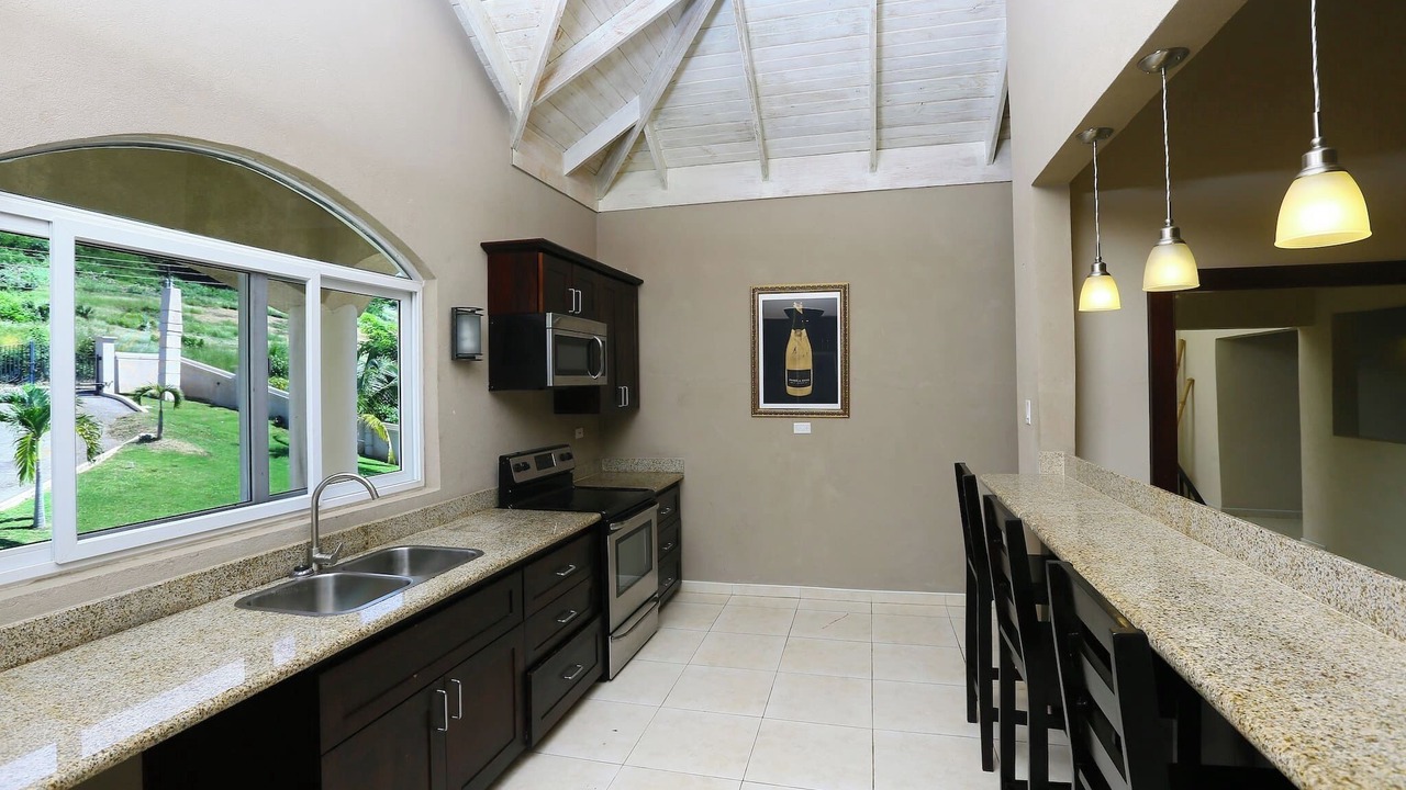 Photo of Kitchen in Whitehouse