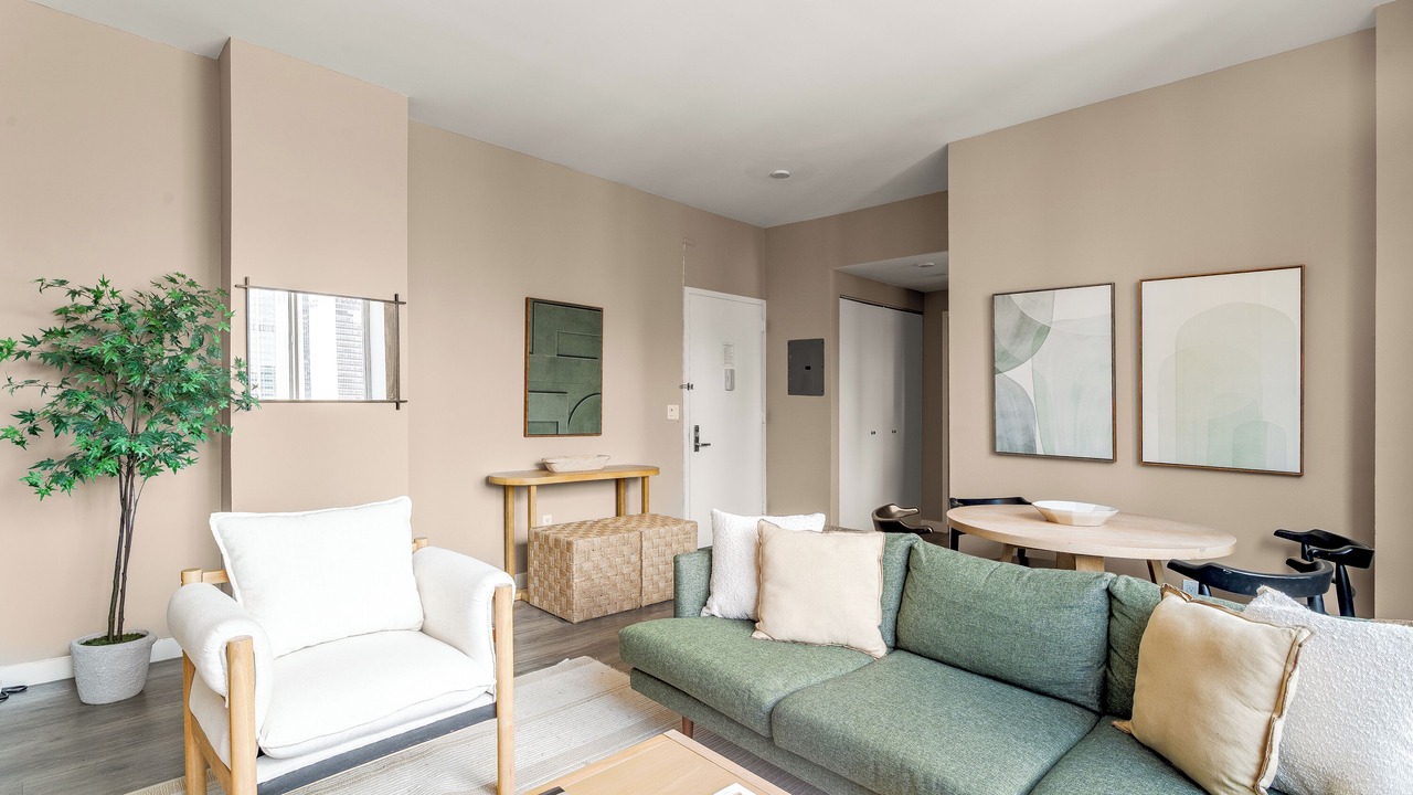 Photo of Livingroom in Midtown West